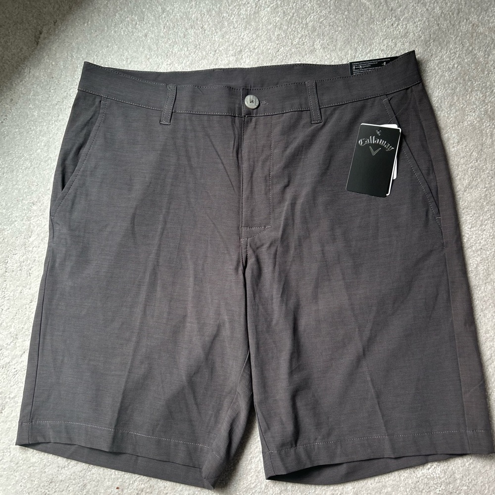 NWT MENS CALLAWAY GREY GOLF SHORTS size 34